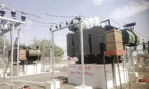 गर्मी का कहर,  सबस्टेशन में पावर ट्रांसफार्मर को ठंडा करने लगाया कूलर