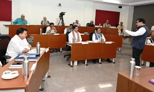 सुशासन और विकास को लेकर छत्तीसगढ़ सरकार ने देश के जाने-माने विशेषज्ञों से किया विचार-विमर्श सुशासन और विकास को लेकर छत्तीसगढ़ सरकार ने देश के जाने-माने विशेषज्ञों से किया विचार-विमर्श