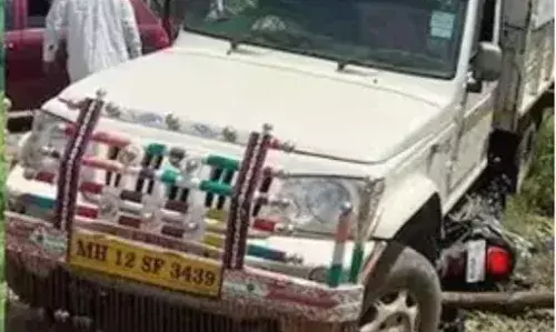 पुलिस पाटील की नाबालिग बेटी ने बाइक सवार को कुचला, मौत, एक अन्य घायल पुलिस पाटील की नाबालिग बेटी ने बाइक सवार को कुचला, मौत, एक अन्य घायल
