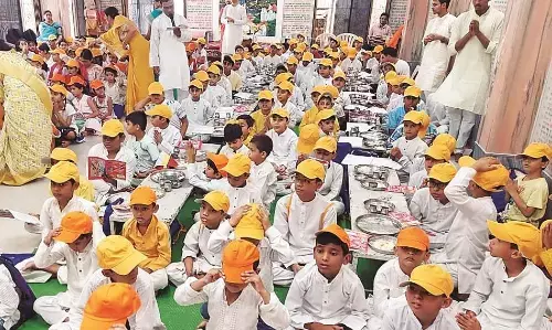 25 वां सामूहिक बाल संस्कार शिविर का हुआ भव्य समापन, किया गया पुरस्कृत