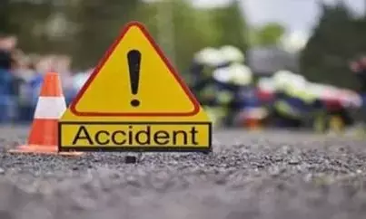 नाबालिग को बोनट पर लादकर कार दौड़ाने के आरोपी पर अपराध दर्ज, तलाश जारी नाबालिग को बोनट पर लादकर कार दौड़ाने के आरोपी पर अपराध दर्ज, तलाश जारी