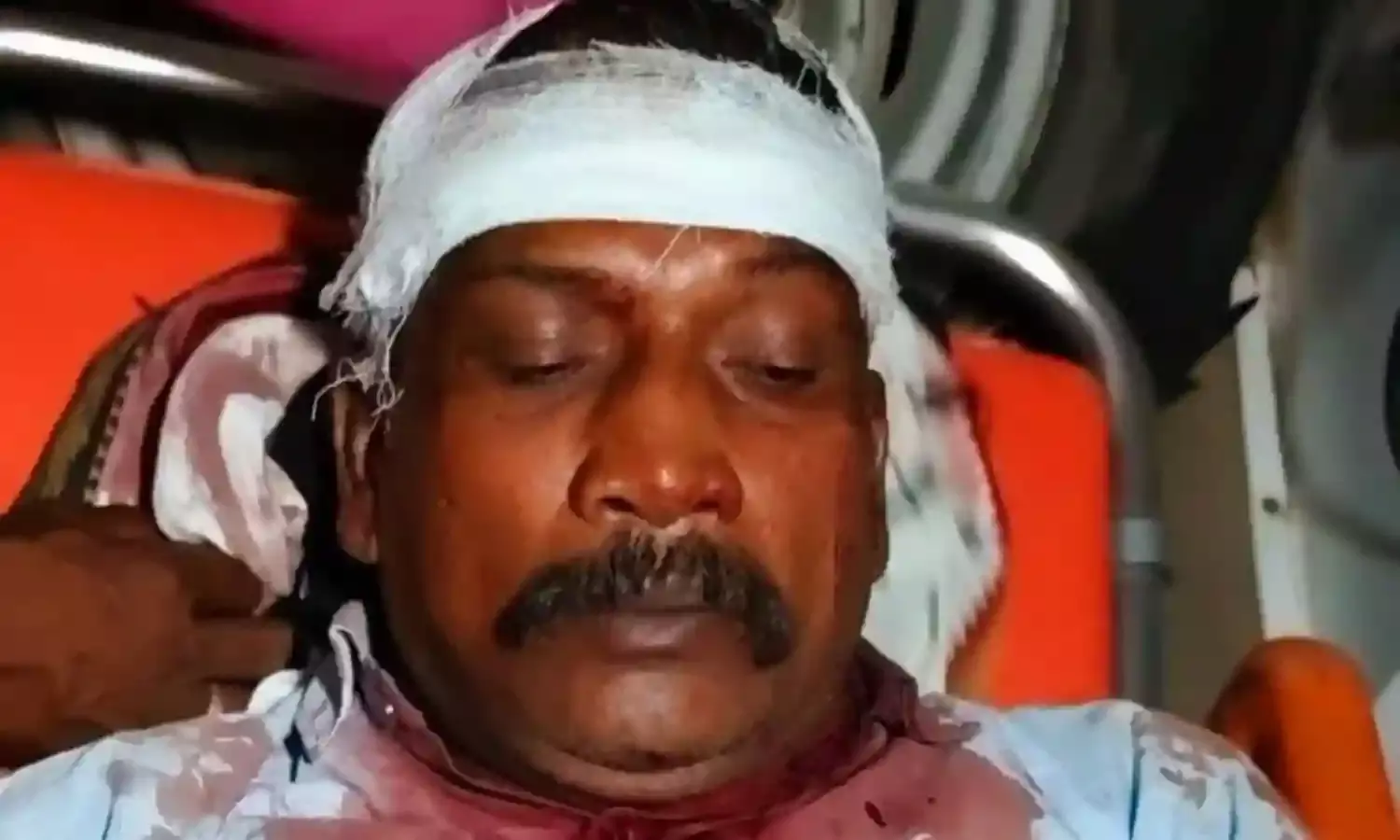 बेटी से मिलने पहुंचे पिता पर ससुराल पक्ष ने किया प्राणघातक हमला