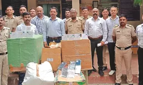 बर्डी में 4 मोबाइल विक्रेताओं पर छापा, नामी कंपनी के नाम से मोबाइल की नकली एसेसरीज बेच रहे थे