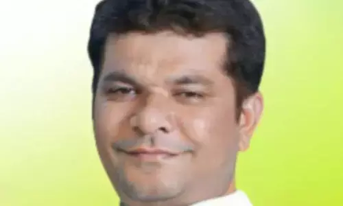 शराब दुकान के खिलाफ आंदोलन ने मजदूर के बेटे को बनाया नेता, अब सांसद, अनोखा रहा सफर शराब दुकान के खिलाफ आंदोलन ने मजदूर के बेटे को बनाया नेता, अब सांसद, अनोखा रहा सफर