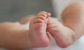 नागपुर शहर में कचरे के ढेर में मिला नवजात , मेडिकल में किया गया भर्ती