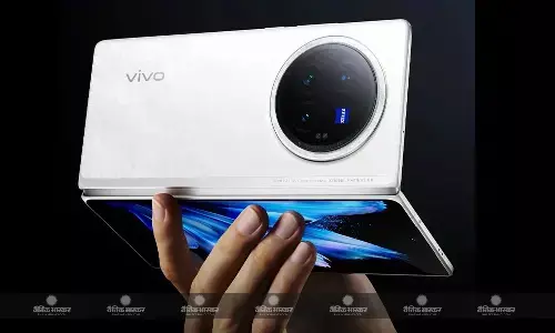 Vivo X Fold 3 Pro भारत में स्नैपड्रैगन 8 जेनरेशन 3 SoC और 5,700mAh बैटरी के साथ हुआ लॉन्च, जानिए कीमत, स्पेसिफिकेशन