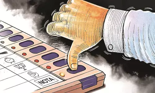कोई पसंद नहीं, 77 हजार मतदाताओं ने दबाया नोटा, ग्रामीण जनता रही सबसे आगे कोई पसंद नहीं, 77 हजार मतदाताओं ने दबाया नोटा, ग्रामीण जनता रही सबसे आगे