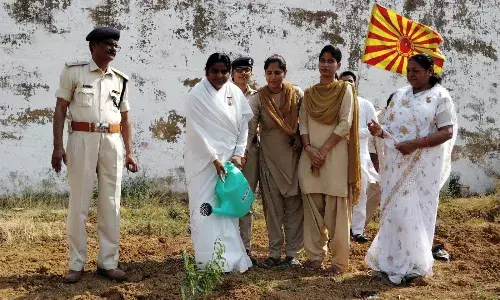 ब्रह्माकुमारी ने जेल परिसर में वृक्ष लगाकर मनाया विश्व पर्यावरण दिवस