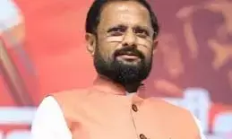 उद्धव गुट के दो सांसद एकनाथ शिंदे के संपर्क में , सांसद नरेश म्हस्के का दावा