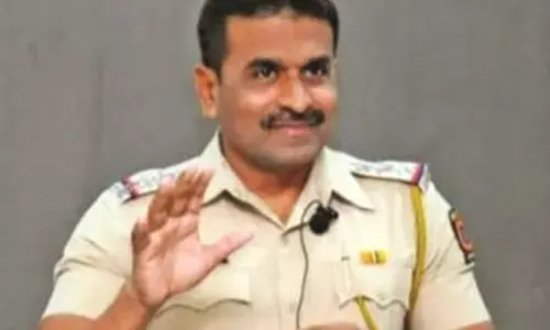 रक्षक बने भक्षक, कानून के रखवाले एसडीपीओ अशोक बागुल पर छेड़छाड़ का मामला दर्ज रक्षक बने भक्षक, कानून के रखवाले एसडीपीओ अशोक बागुल पर छेड़छाड़ का मामला दर्ज