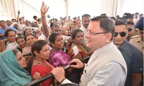 मुख्यमंत्री पुष्कर सिंह धामी ने चार धाम यात्रा पंजीकरण केन्द्र का स्थलीय निरीक्षण कर व्यवस्थाओं का जायजा लिया
