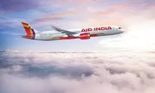 मुंबई एयरपोर्ट पर एयर इंडिया विमान के उड़ान भरने से पहले इंडिगो का विमान उतरा मुंबई एयरपोर्ट पर एयर इंडिया विमान के उड़ान भरने से पहले इंडिगो का विमान उतरा