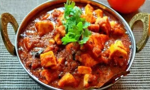 घर पर बनाएं ढ़ाबा स्टाइल कड़ाई पनीर की स्वादिष्ट रेसिपी, जानिए पूरी विधि