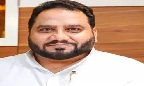 महाराष्ट्र में एनसीपी अजीत गुट के नेता सलीम सारंग ने मुस्लिम आरक्षण की मांग कर, सरकार की बढ़ाई मुश्किलें महाराष्ट्र में एनसीपी अजीत गुट के नेता सलीम सारंग ने मुस्लिम आरक्षण की मांग कर, सरकार की बढ़ाई मुश्किलें