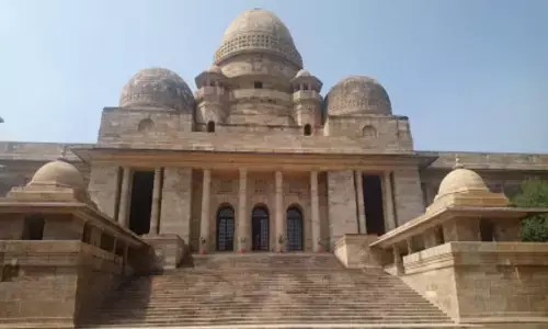 विवेकानंद स्मारक के स्थानांतरण पर होगा अध्ययन, 9 माह का मांगा गया है समय विवेकानंद स्मारक के स्थानांतरण पर होगा अध्ययन, 9 माह का मांगा गया है समय