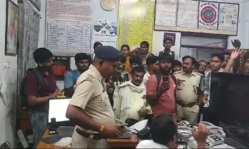 क्रासिंग के लिए डेढ़ घंटे झिलमिली में खड़ी रही पैसेंजर, यहां पेंचवेली के छूटने पर हुआ हंगामा