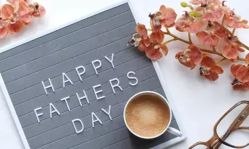 अपने पिता के लिए इस साल फादर्स डे को बनाए खास, इन खूबसूरत मैसेज से दिन बनेगा और स्पेशल