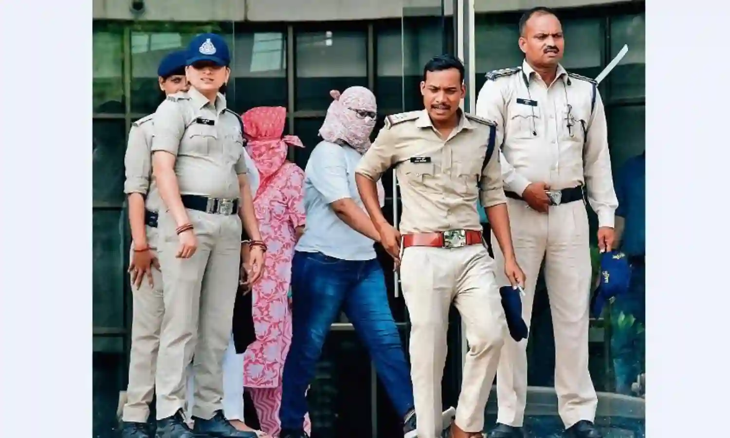 दस्तावेज किए गए जब्त, फिर वापस जेल भेजे गए सभी आरोपी