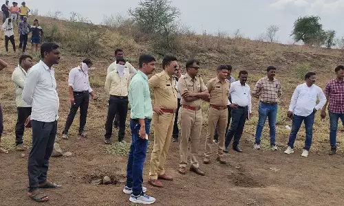 अमरावती के कामनापुर आष्टी शिवार में मिला अधजला शव, हत्या का संदेह अमरावती के कामनापुर आष्टी शिवार में मिला अधजला शव, हत्या का संदेह