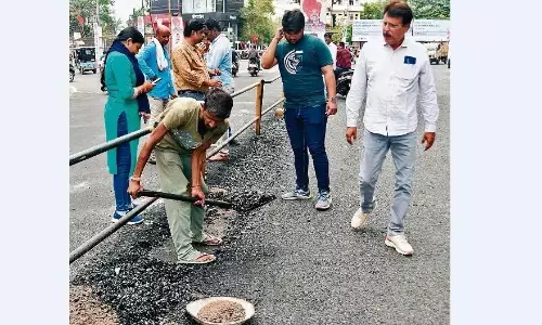 लैब से कराई जाएगी रसल चौक से नौदरा ब्रिज सड़क निर्माण की जाँच लैब से कराई जाएगी रसल चौक से नौदरा ब्रिज सड़क निर्माण की जाँच