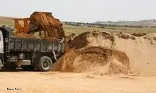 अमरावती में रेत माफियाओं से एक साल में 22 करोड़ का जुर्माना वसूला अमरावती में रेत माफियाओं से एक साल में 22 करोड़ का जुर्माना वसूला