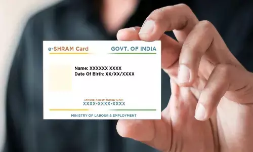 क्या सरकार ई श्रम कार्ड धारकों को हर माह 3 हजार रुपये के साथ गैस चूल्हा और सिलेंडर दे रही है? जानें वायरल दावे का सच