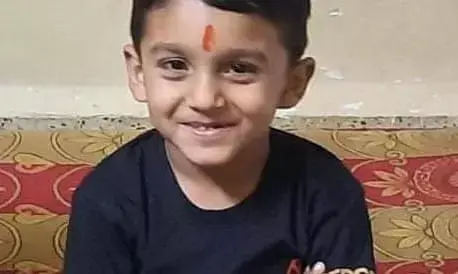 खिलौना निकालने के लिए वाशिंग मशीन में सिर के बल गिरे बालक की मौत खिलौना निकालने के लिए वाशिंग मशीन में सिर के बल गिरे बालक की मौत