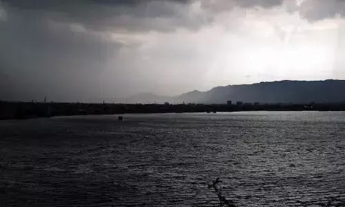 मानसून की आवक में देरी, प्री-मानसून एक्टिविटी से राज्य में कहीं तेज हवाओं के साथ हो रही बारिश, तो कहीं पड़ रही तपिश वाली गर्मी मानसून की आवक में देरी, प्री-मानसून एक्टिविटी से राज्य में कहीं तेज हवाओं के साथ हो रही बारिश, तो कहीं पड़ रही तपिश वाली गर्मी