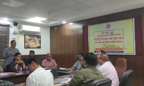 कलेक्टर ने की स्वास्थ्य विभाग की समीक्षा