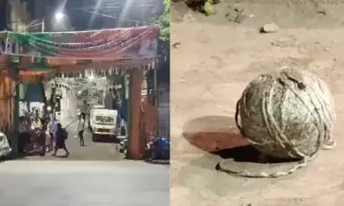 भाजपा कार्यालय के बाहर बम मिलने से  फैली दहशत, मौके पर पहुंची बंगाल पुलिस की टीम, इलाके में सर्च ऑपरेशन जारी भाजपा कार्यालय के बाहर बम मिलने से  फैली दहशत, मौके पर पहुंची बंगाल पुलिस की टीम, इलाके में सर्च ऑपरेशन जारी