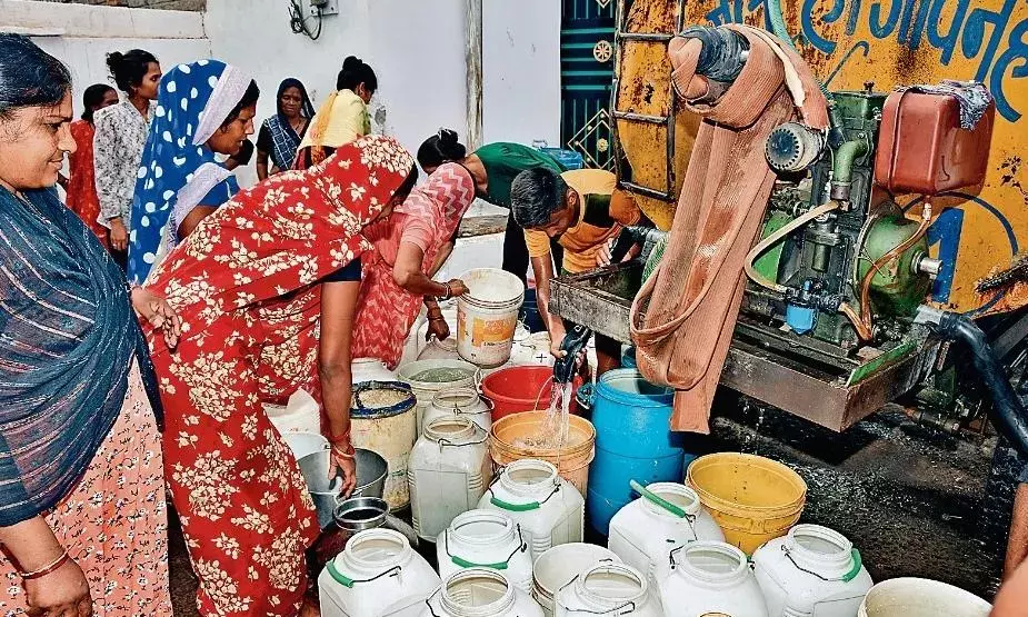 राँझी में पानी के लिए हाहाकार, लोग परेशान