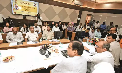 नाग नदी स्वच्छता प्रकल्प के काम को गति देकर पूरा करें : गडकरी नाग नदी स्वच्छता प्रकल्प के काम को गति देकर पूरा करें : गडकरी