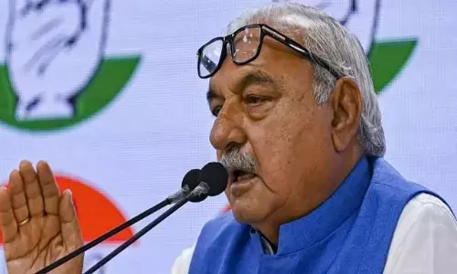 बीजेपी के पास बहुमत कम होने की आशंका, कांग्रेस ने हरियाणा में की राष्ट्रपति शासन की मांग बीजेपी के पास बहुमत कम होने की आशंका, कांग्रेस ने हरियाणा में की राष्ट्रपति शासन की मांग