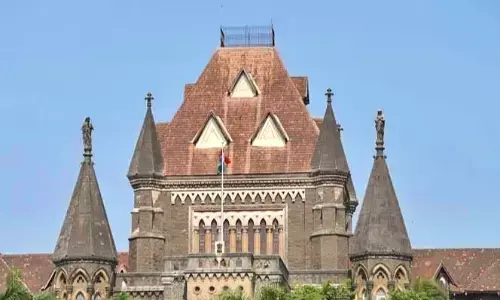 आरोपी की बुआ की याचिका पर फैसला सुरक्षित, नाबालिग को हिरासत में रखना क्या कैद के समान नहीं आरोपी की बुआ की याचिका पर फैसला सुरक्षित, नाबालिग को हिरासत में रखना क्या कैद के समान नहीं