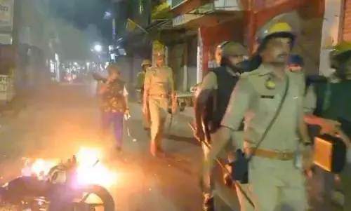 फिरोजाबाद में पुलिसकर्मियों पर लगा हत्या का इल्जाम, दलित युवक को पीट-पीट कर उतारा मौत के घाट, लोगों ने काटा बवाल