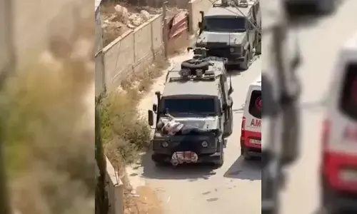 फिलिस्तीनी शख्स को इजराइली सेना की जीप पर बांधकर घुमाने वाला वीडियो वायरल, एक्शन की तैयारी में आईडीएफ