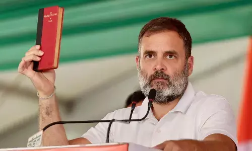 राहुल गांधी ने सभाओं में दिखाया जो संविधान, उस किताब की बढ़ी डिमांड, ऑनलाइन ई-कॉमर्स पोर्टल पर हुई आउट ऑफ स्टॉक