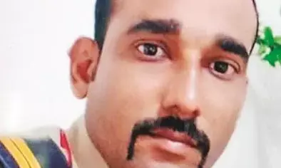 घरेलू कलह - बच्चों के साथ कार में सोती रही पत्नी और सिपाही पति ने लगा ली फांसी