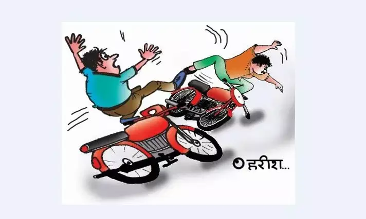 ऑटो को टक्कर मारकर खेत में घुसा ट्रक, चालक की मौत