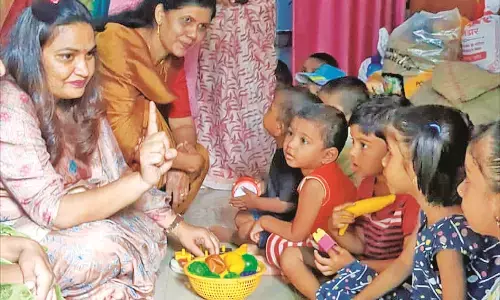 आंगनवाड़ियों में नौनिहालों को दे रहे घटिया भोजन, स्वास्थ्य से किया जा रहा खिलवाड़