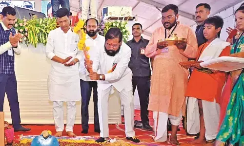 मुख्यमंत्री शिंदे ने कहा - जल पर्यटन से हजारों हाथों को मिलेगा स्थायी रोजगार मुख्यमंत्री शिंदे ने कहा - जल पर्यटन से हजारों हाथों को मिलेगा स्थायी रोजगार