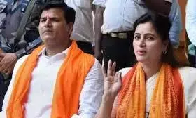 पूर्व सांसद नवनीत राणा और उनके पति रवि राणा को अदालत से राहत बरकरार