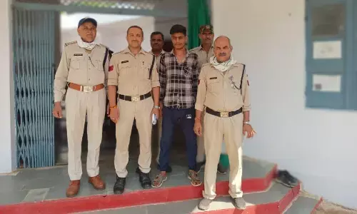 अवैध असलहे के साथ रील बनाने के शौक ने पहुंचाया जेल अवैध असलहे के साथ रील बनाने के शौक ने पहुंचाया जेल