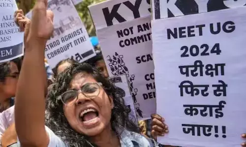 यूथ कांग्रेस ने नीट-यूजी में धांधली के खिलाफ किया प्रदर्शन, कार्यकर्ताओं पर लाठीचार्ज यूथ कांग्रेस ने नीट-यूजी में धांधली के खिलाफ किया प्रदर्शन, कार्यकर्ताओं पर लाठीचार्ज