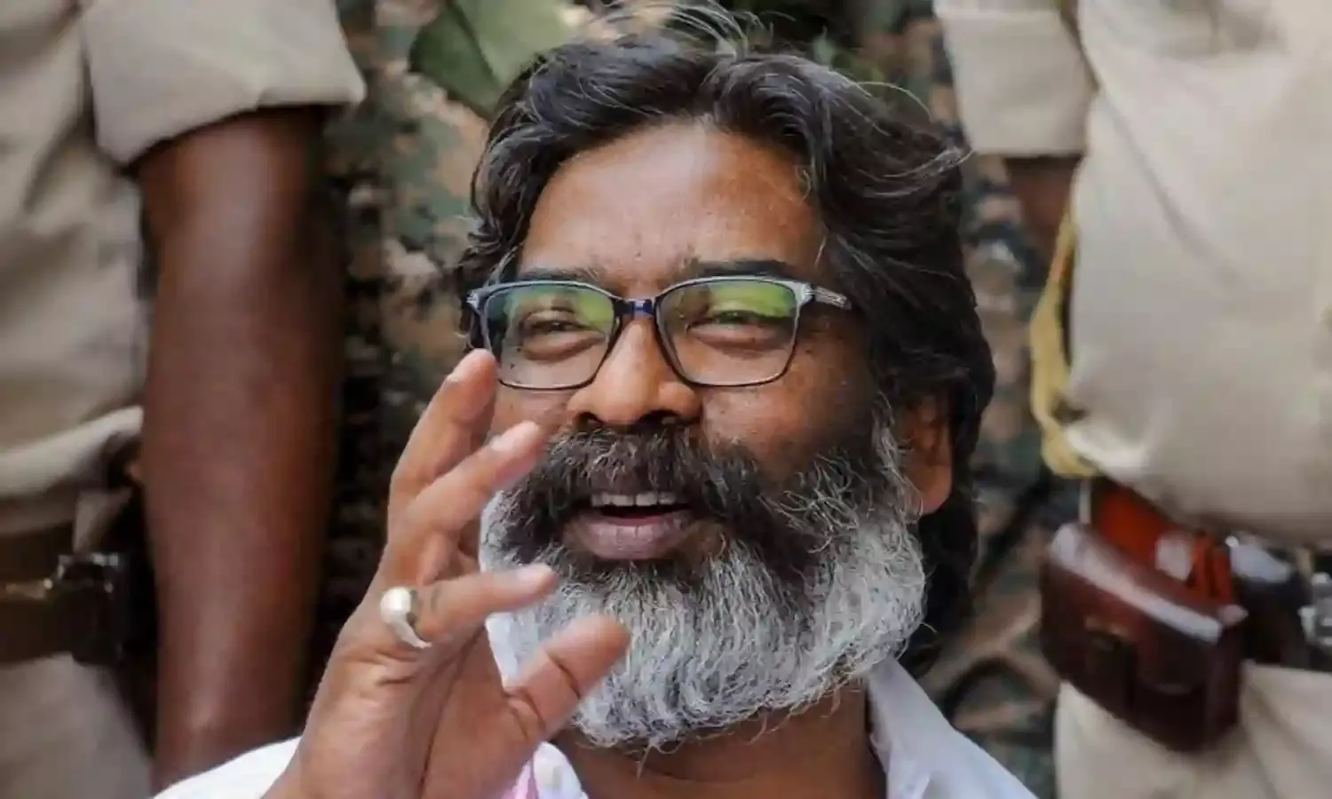 जेल से बाहर आए पूर्व CM हेमंत सोरेन दी पहली प्रतिक्रिया, बोले- झूठे मामलों में मुझे फंसाया गया