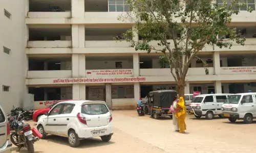 जिला अस्पताल के हालात... तकनीकि फॉल्ट से मशीनें बंद, ब्लड जांच के लिए भटक रहे मरीज