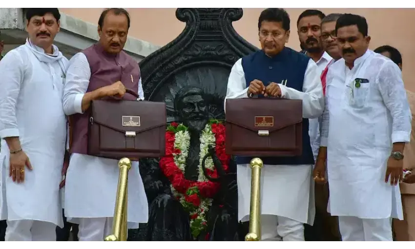 महाराष्ट्र में महिलाओं को हर महीने 1500 कैश, गरीब परिवार को साल में 3 मुफ्त सिलेंडर