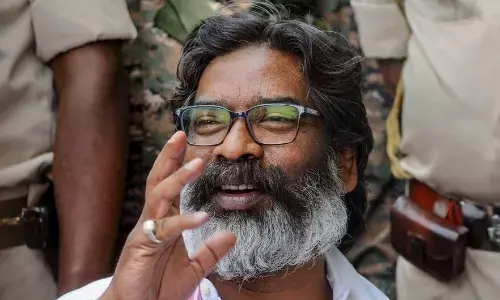 जेल से बाहर आए पूर्व CM हेमंत सोरेन दी पहली प्रतिक्रिया, बोले- झूठे मामलों में मुझे फंसाया गया जेल से बाहर आए पूर्व CM हेमंत सोरेन दी पहली प्रतिक्रिया, बोले- झूठे मामलों में मुझे फंसाया गया