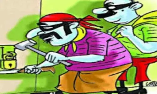 चोर धराएं... कंपनी ने ठेका नहीं दिया तो चुरा लिए थे पाइप