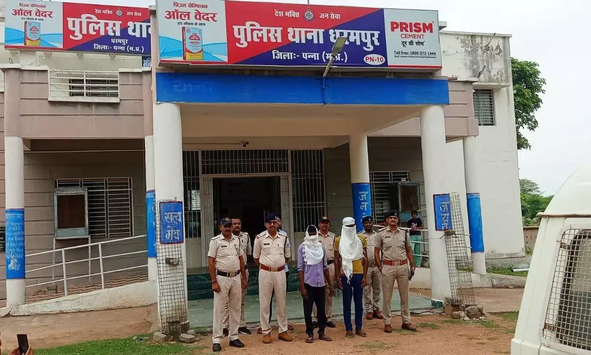महिला के साथ लूट की वारदात के मामले में दो आरोपी गिरफ्तार, लूटा गया मोबाइल तथा पर्स सहित 14 हजार रुपए बरामद